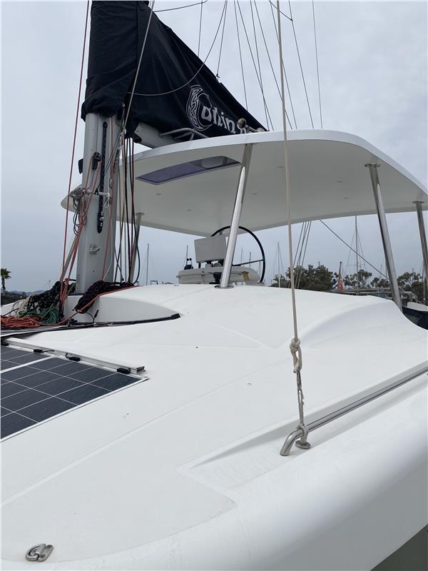 Hardtop Lagoon 52F
